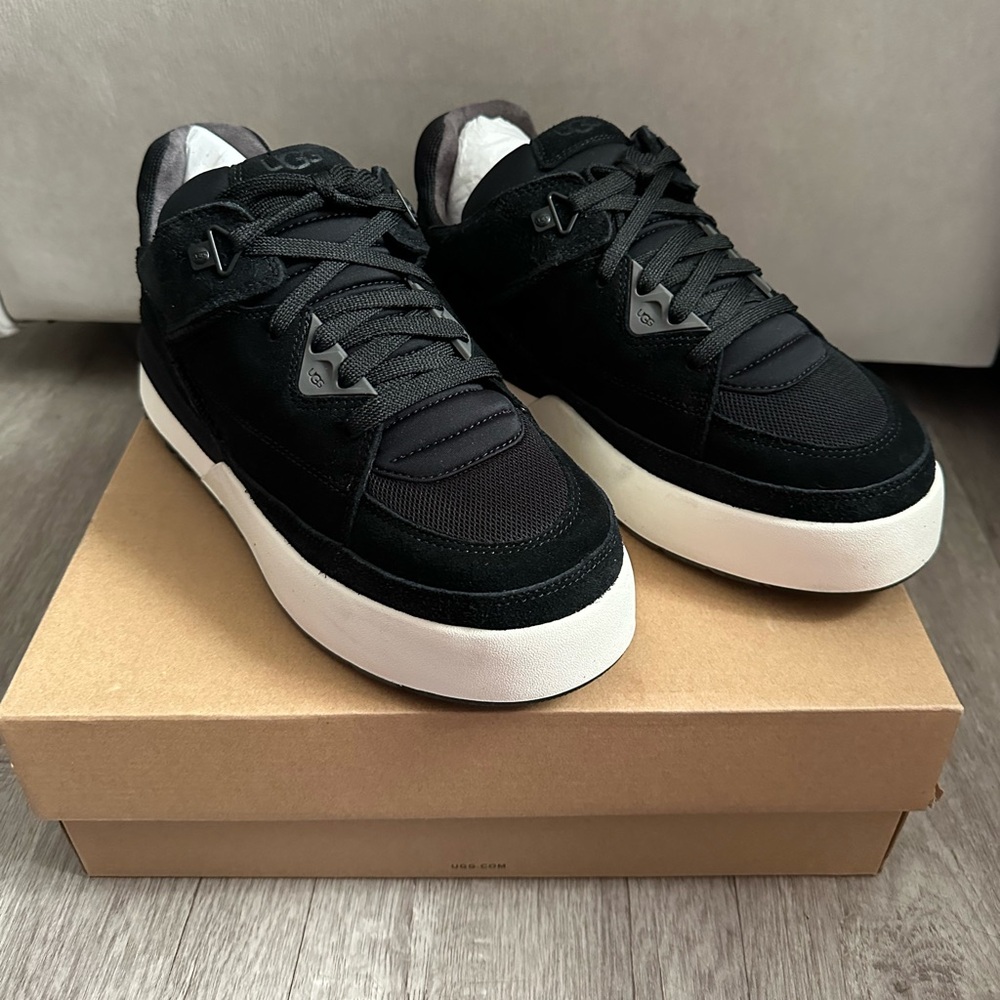 SOLD | NWT UGG Unisex-Adult Goldencush Black - Picture 2 of 11